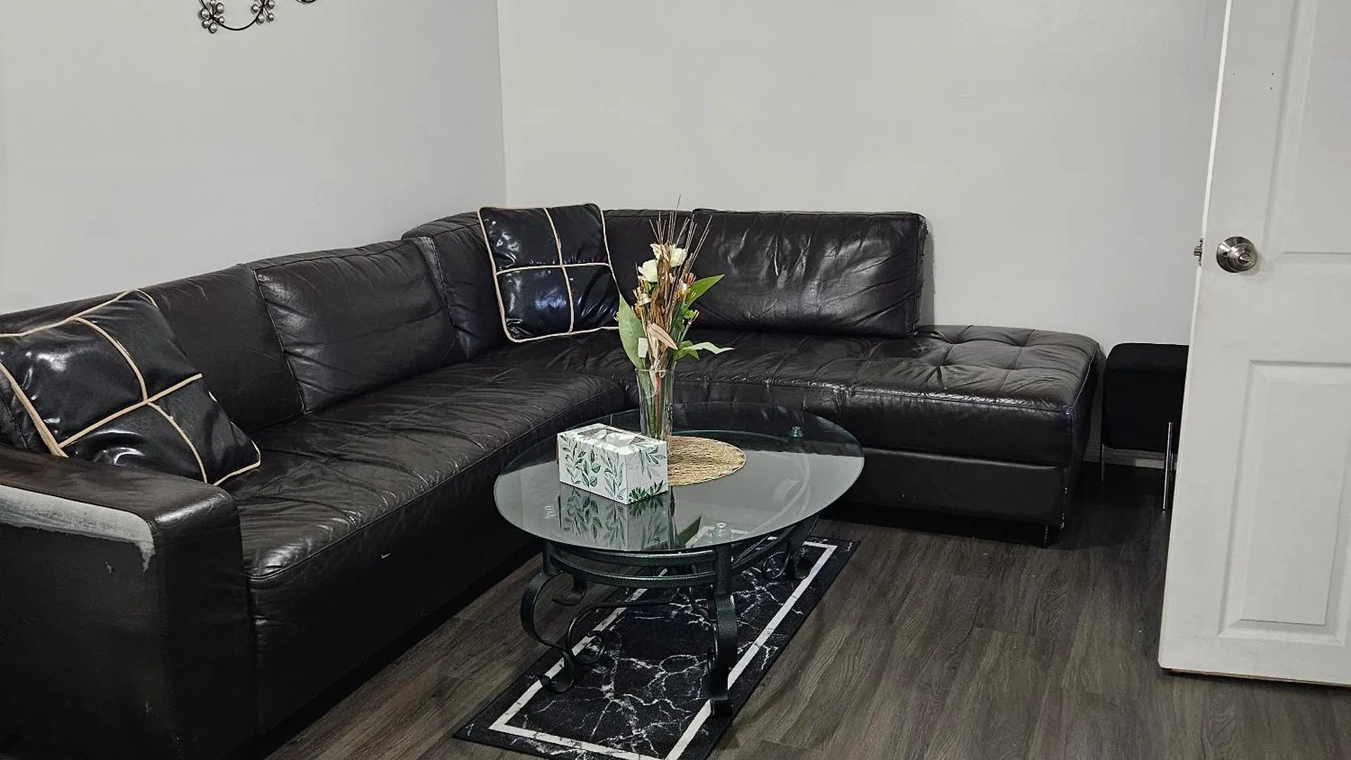 Queen Bedroom Toronto Bed & Breakfast