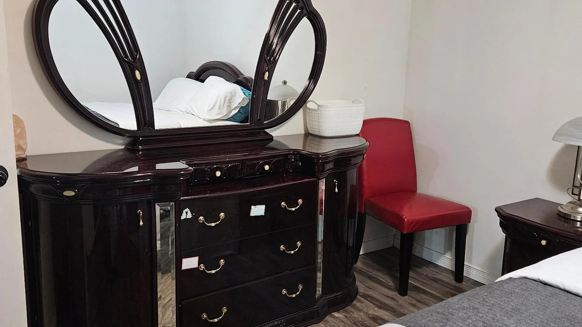 فندق مبيت وإفطار تورونتو Queen Bedroom