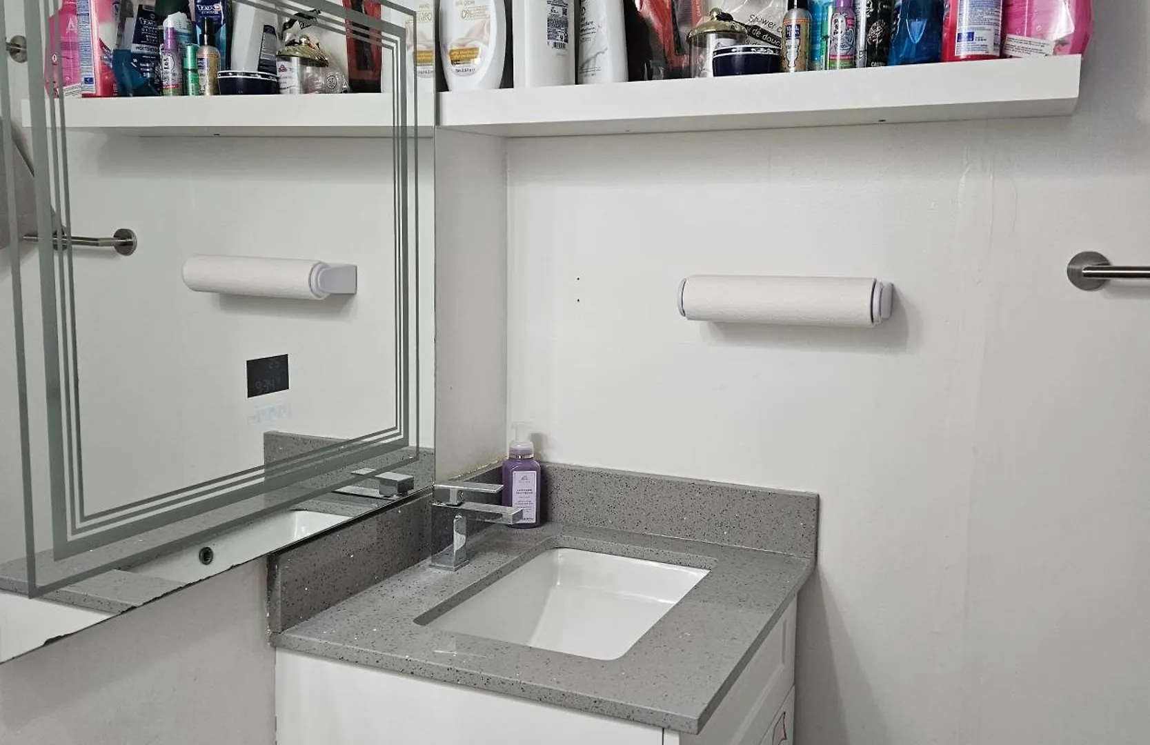 Bed and breakfast Queen Bedroom Toronto