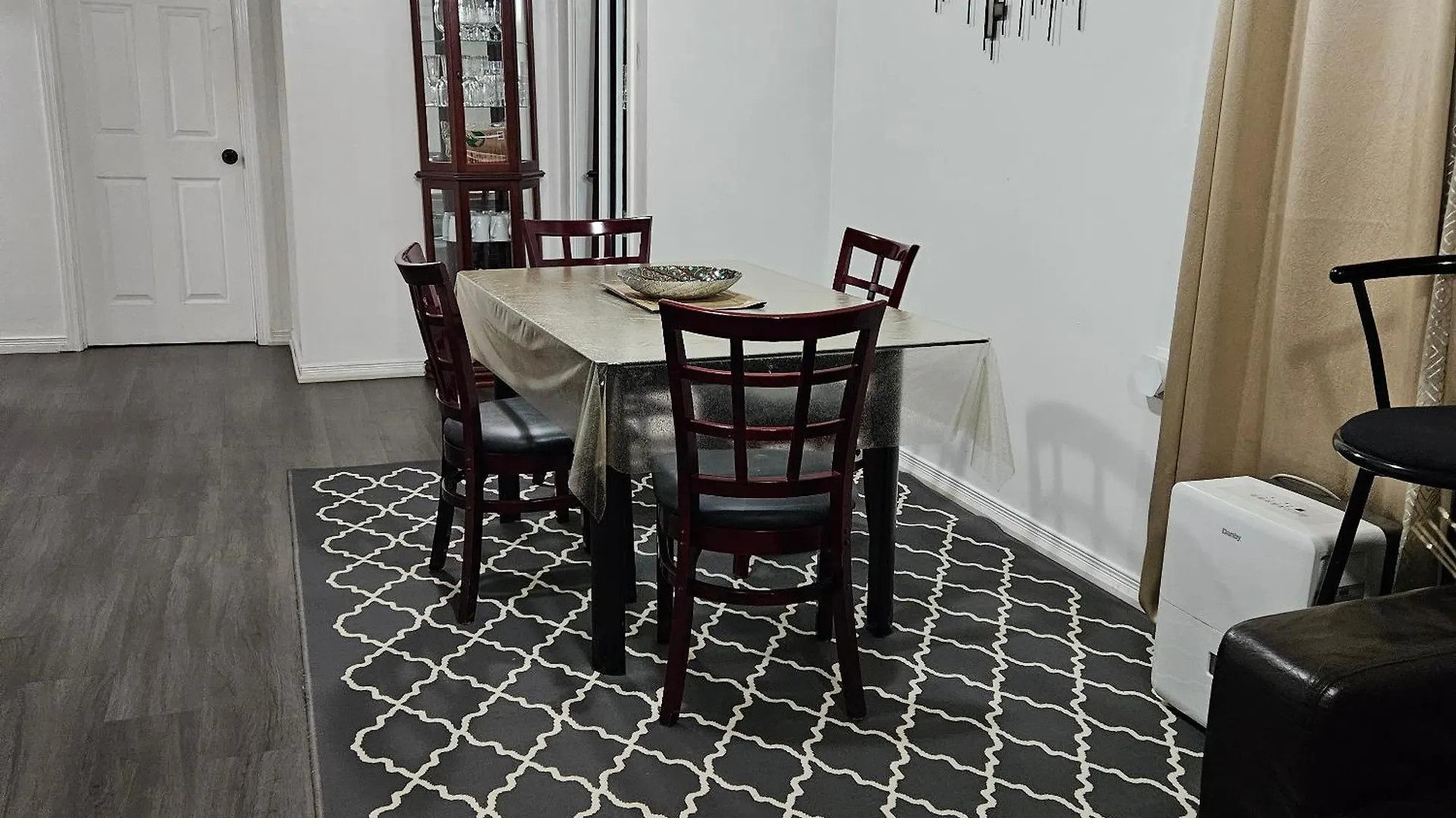 Bed and breakfast Queen Bedroom Toronto